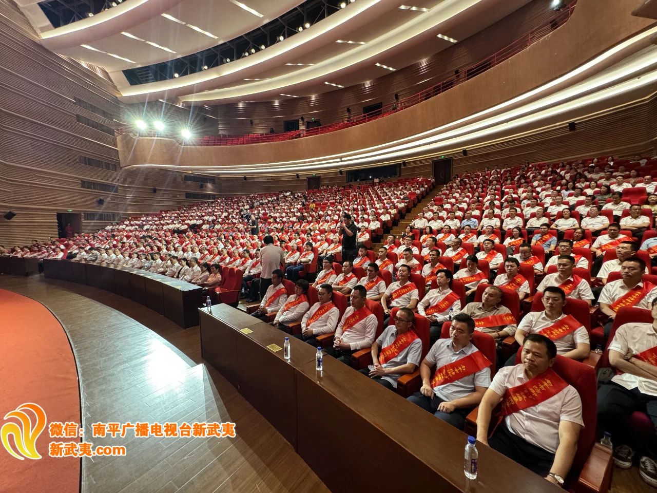 喜報(bào)！易順建工集團(tuán)有限公司總經(jīng)理李晉恒榮獲南平市防御“6·9”極端暴雨洪澇災(zāi)害優(yōu)秀個(gè)人稱號(hào)
