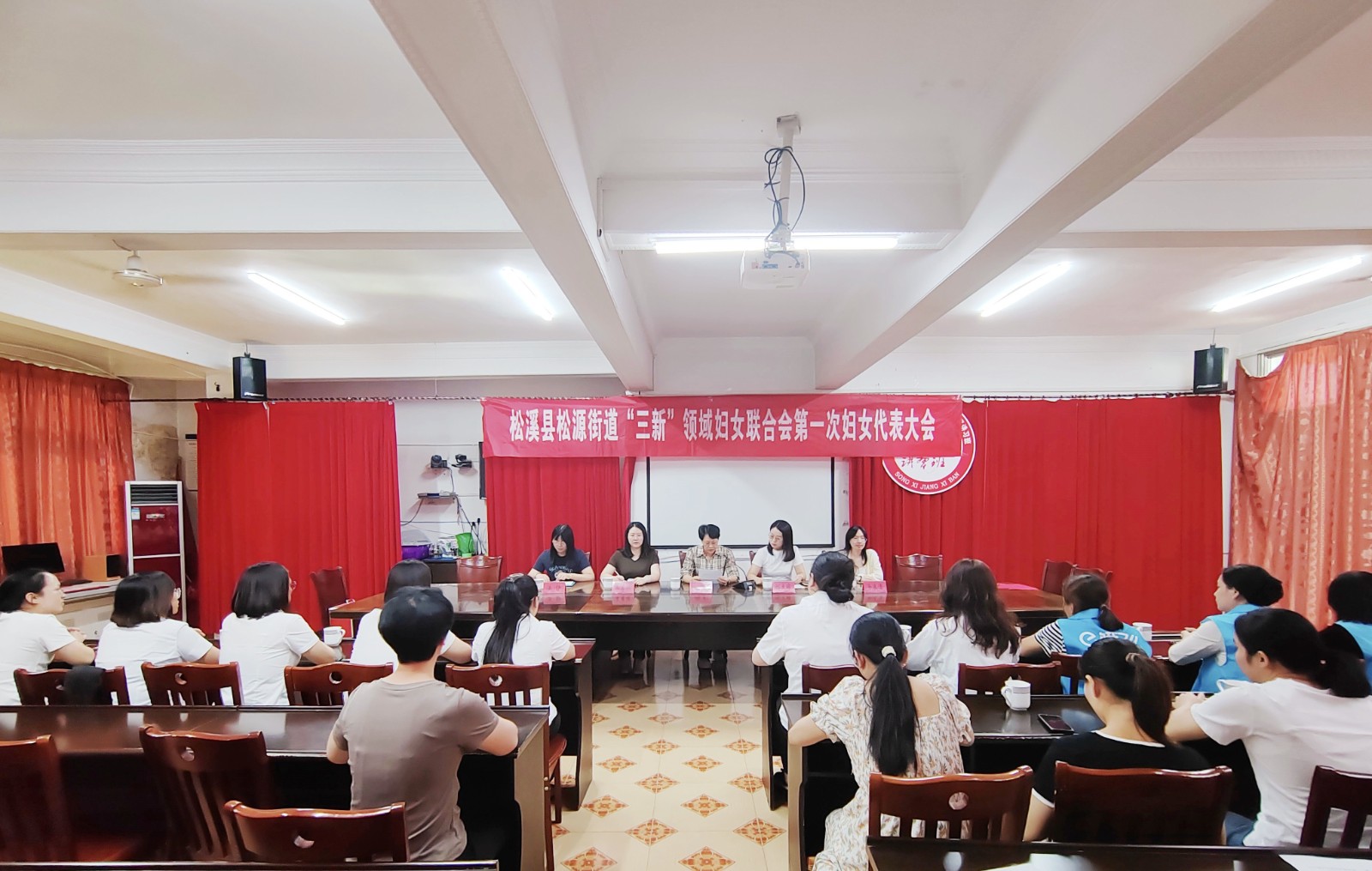 松源街道“三新”領(lǐng)域企業(yè)婦女聯(lián)合會(huì)、易順建工集團(tuán)有限公司婦聯(lián)小組正式成立