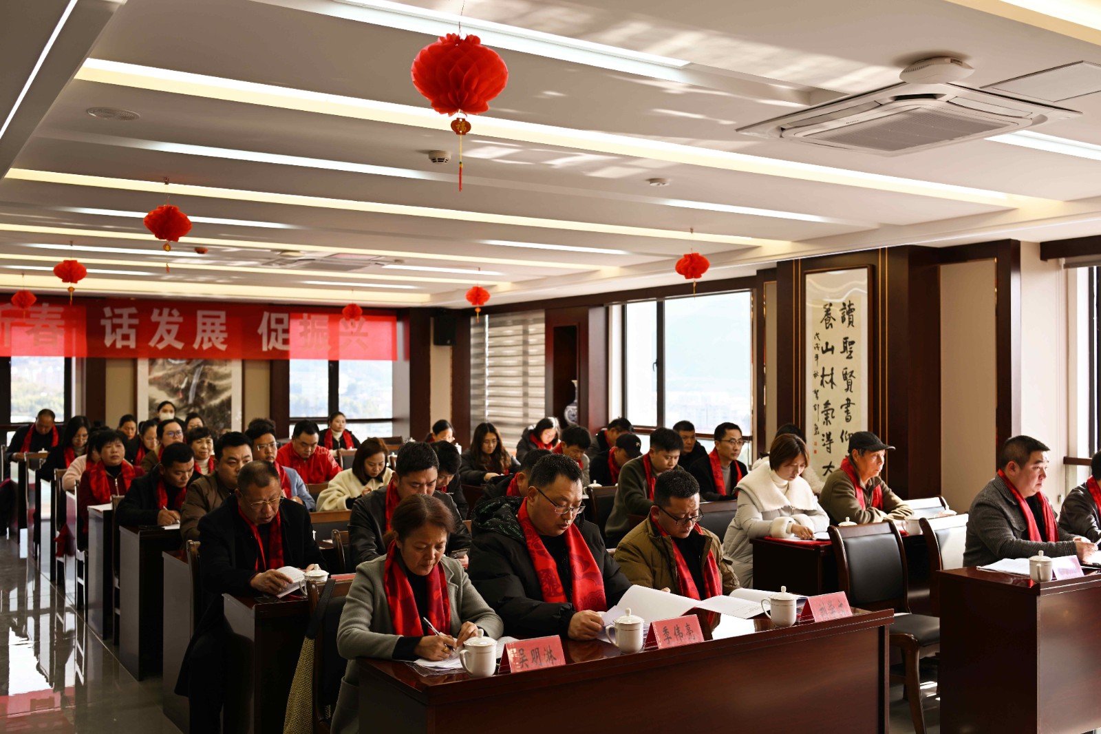 喜報(bào)！易順建工集團(tuán)有限公司李易順董事長(zhǎng)連任松源街道商會(huì)第二屆會(huì)長(zhǎng)