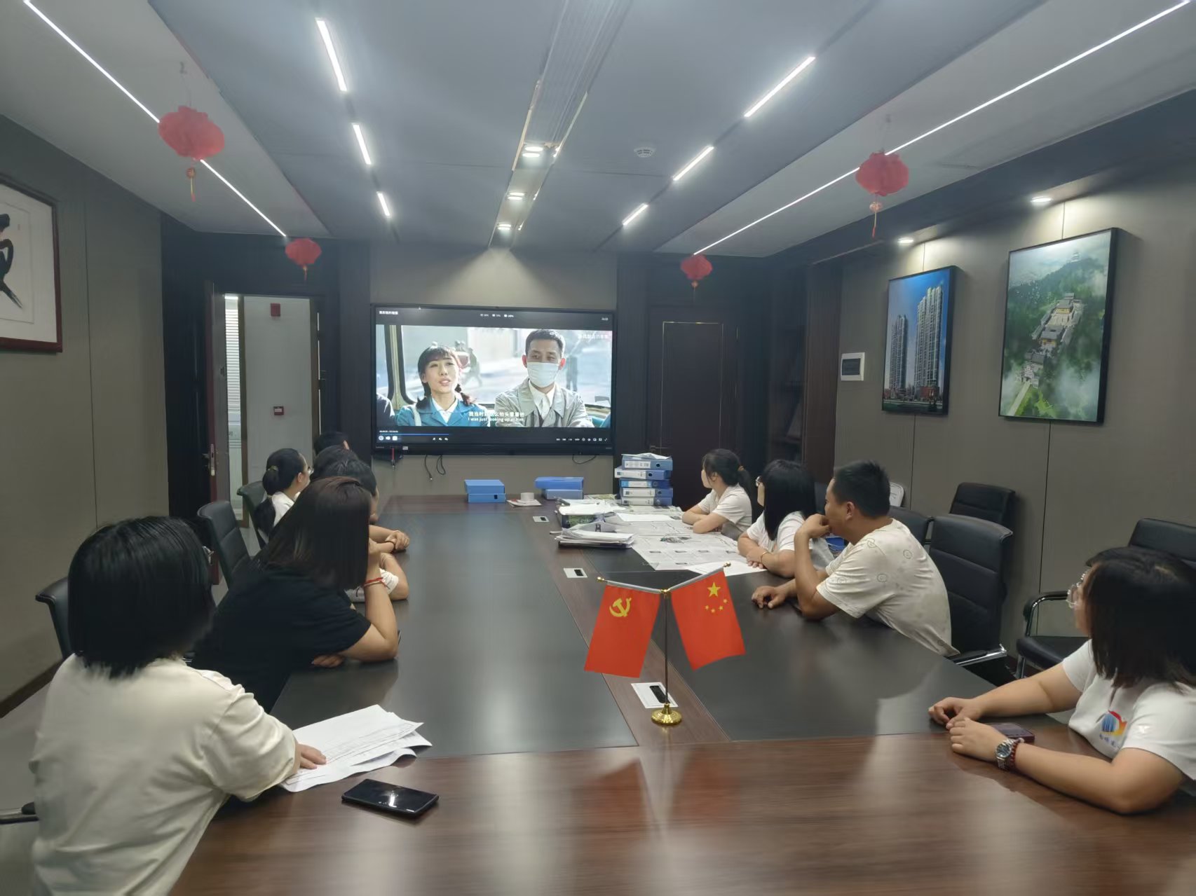 賡續(xù)紅色血脈,凝聚奮進(jìn)力量 —— 易順建工集團(tuán)黨支部國(guó)慶觀影《我和我的祖國(guó)》